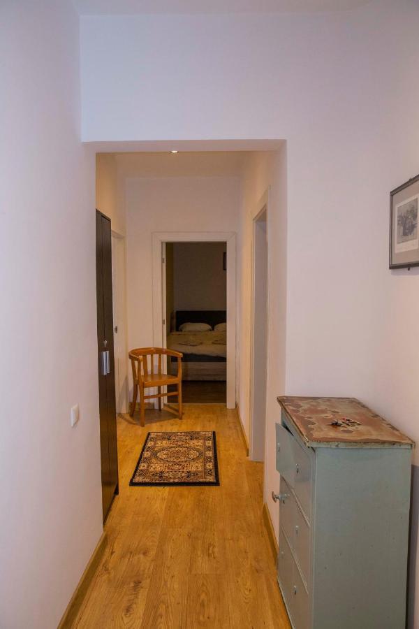 Central Sofia 3-Bedroom Apartment - Urban Art Gallery - Free Parking! מראה חיצוני תמונה